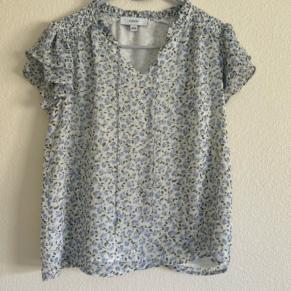 CeCe White and Blue Floral Ruffle-Sleeve Blouse